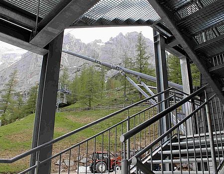 Als Zugang zur Panoramagondel bei der Planai-Hochwurzenbahn Schladming wurde ein Treppenturm errichtet. 